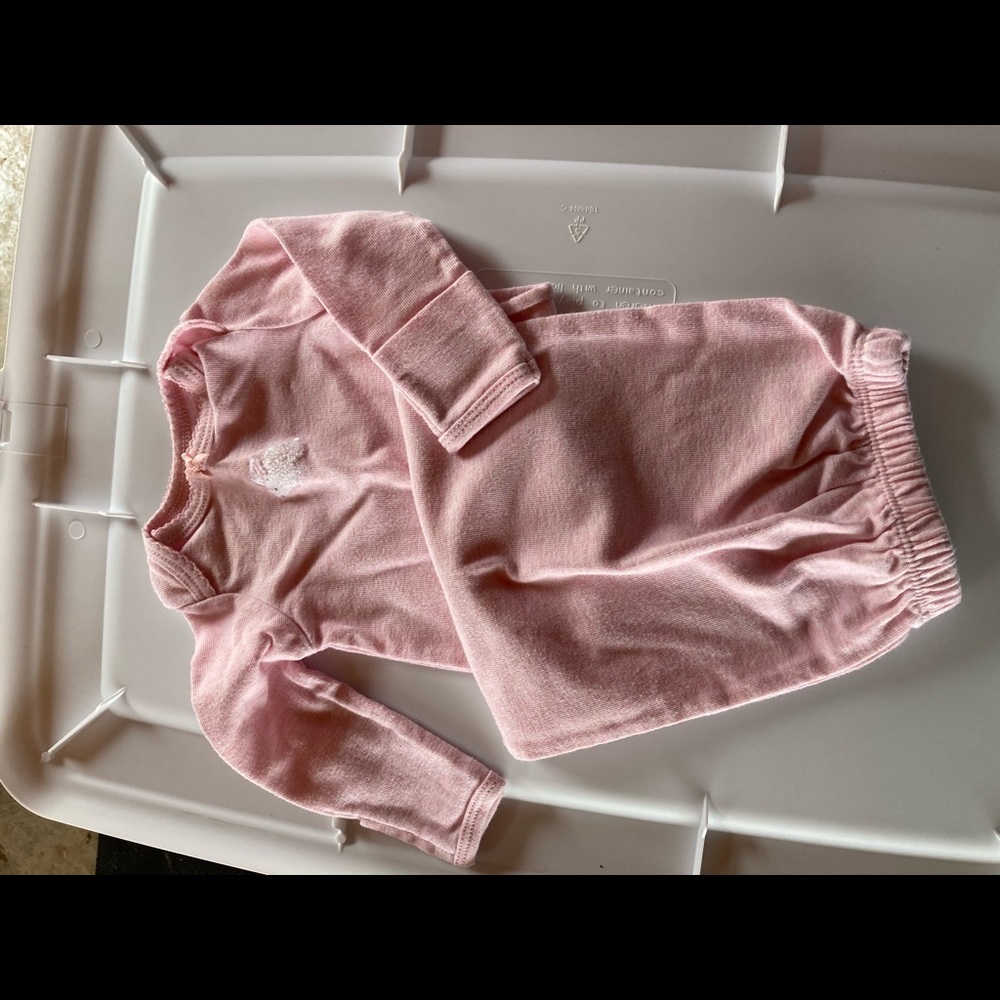 Pink jumper 0-3 month. Never worn just washed